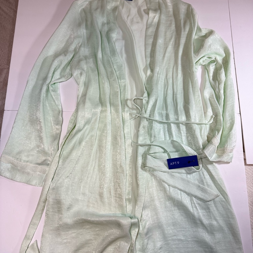 Apt. 9 Mint Robe